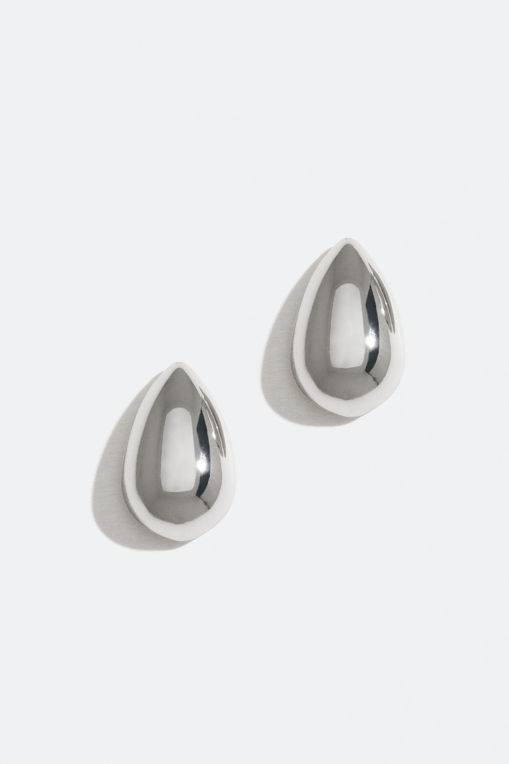 Droppformade studs