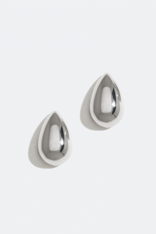 Droppformade studs
