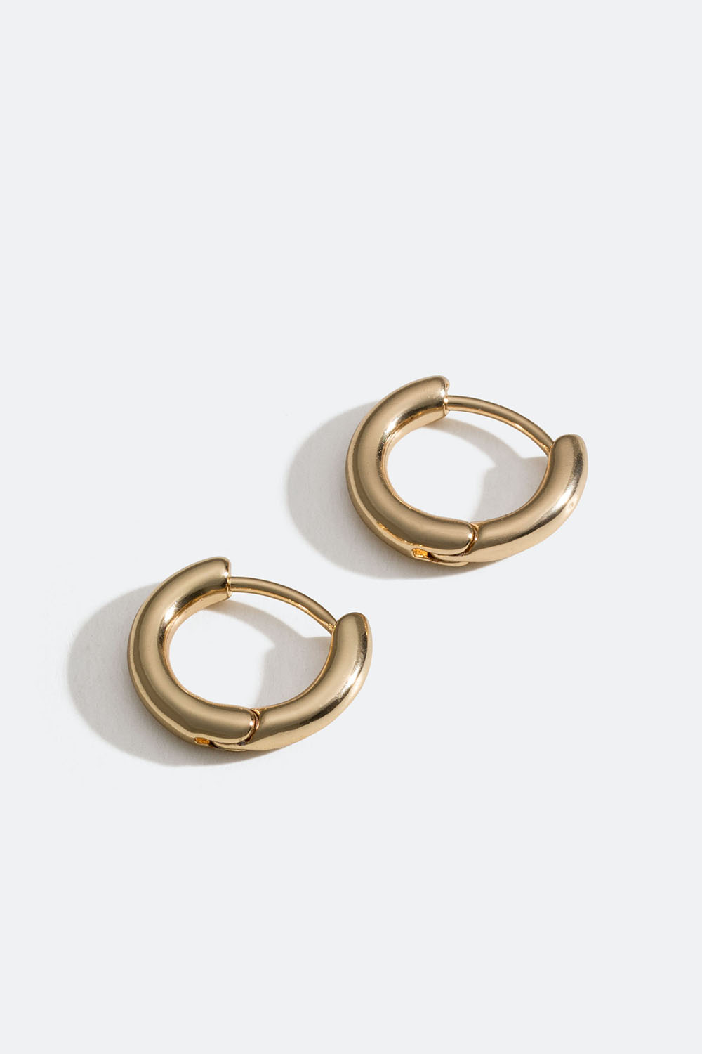 Klassiska guldfärgade mini hoops