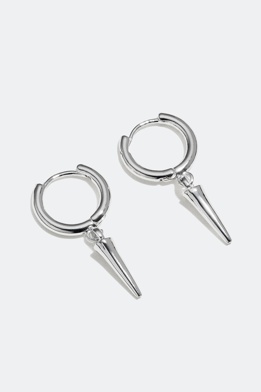 Små hoops med nitar