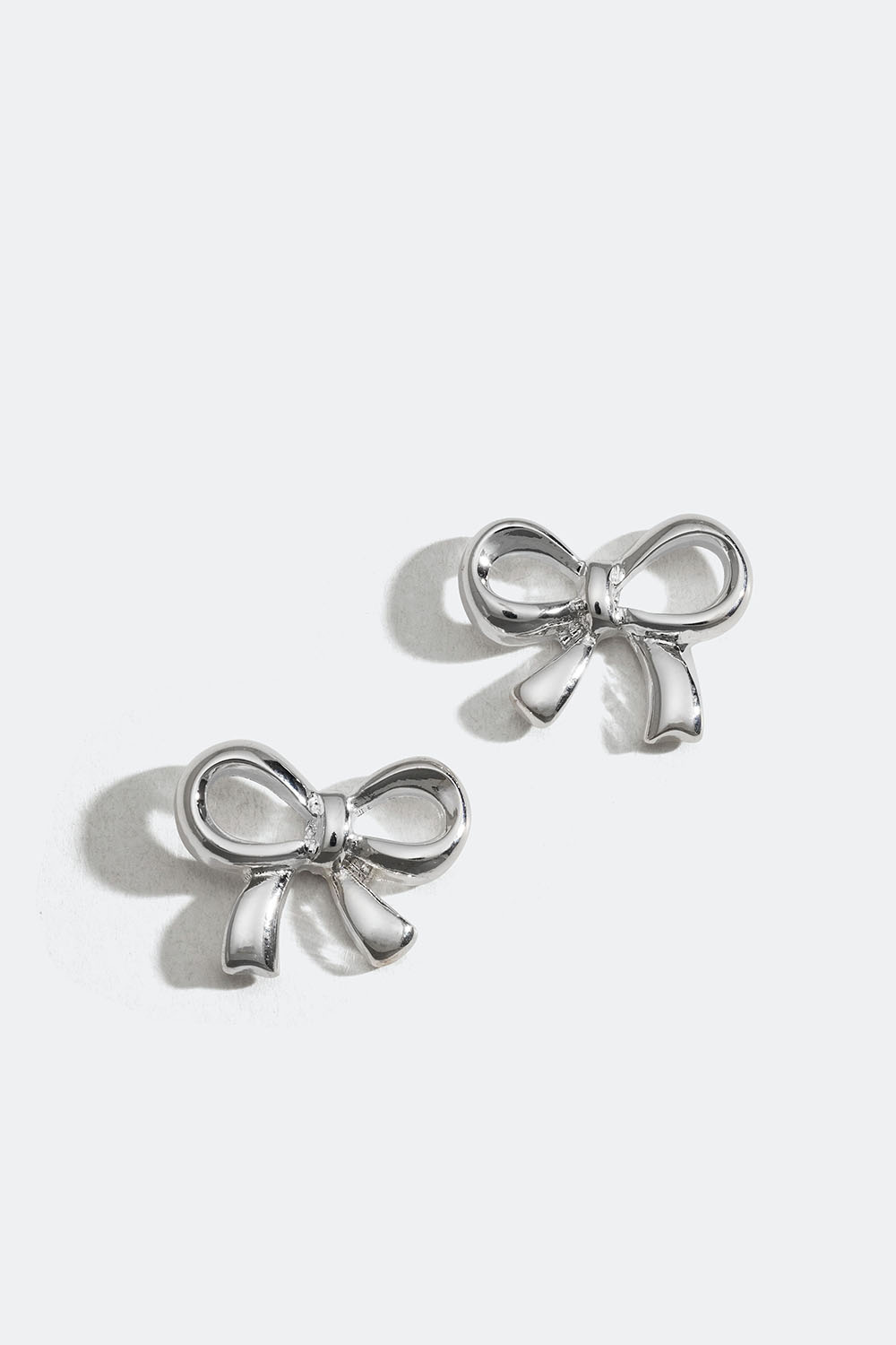 Örhängen med rosett