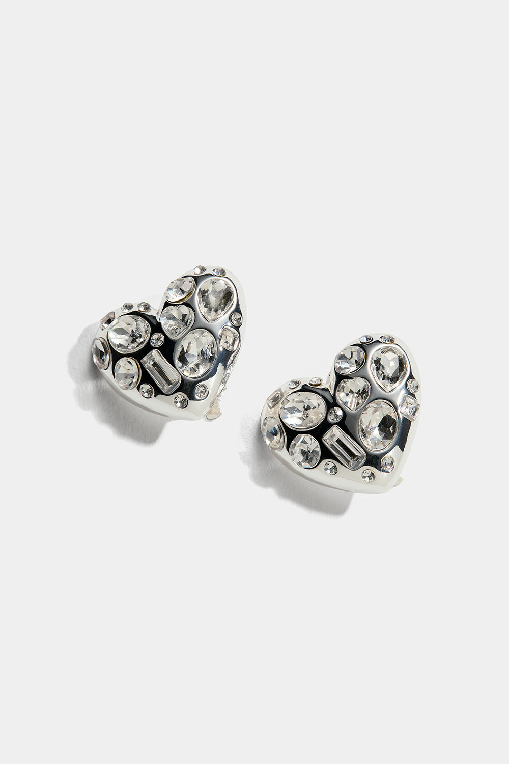 Hjärtformade clipsörhängen med strass