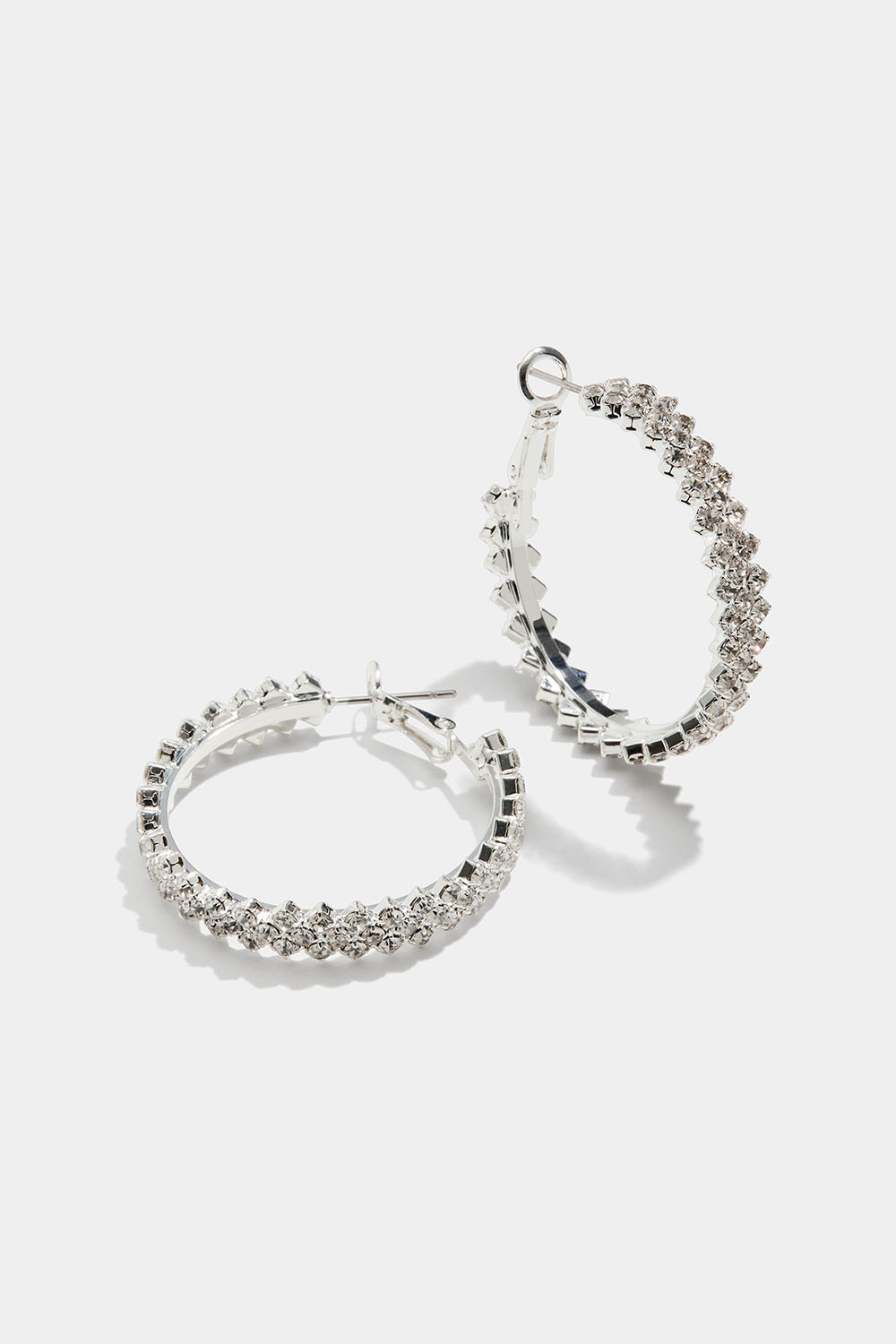 Silverfärgade strasshoops