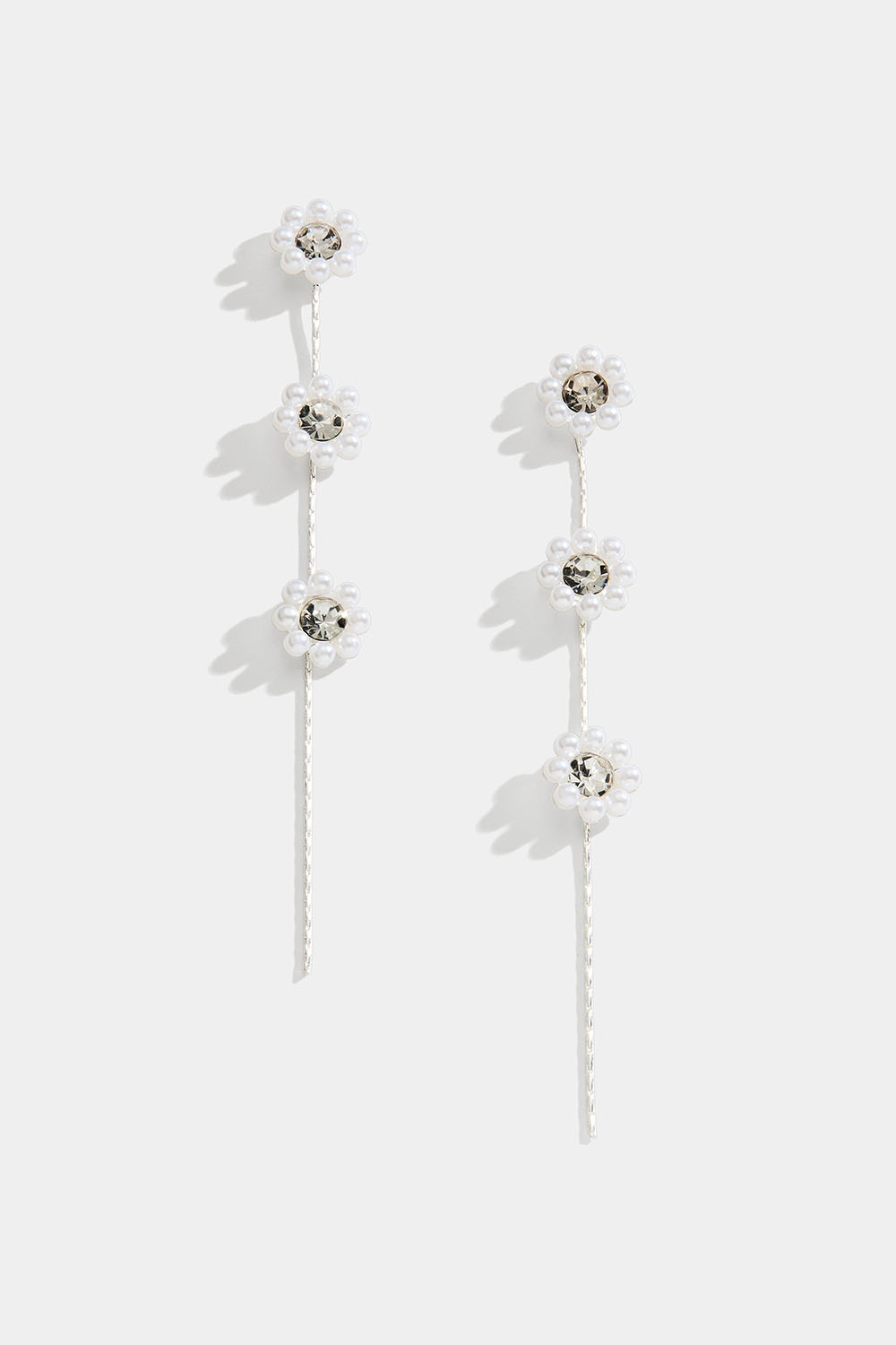 Örhängen med pärlblommor