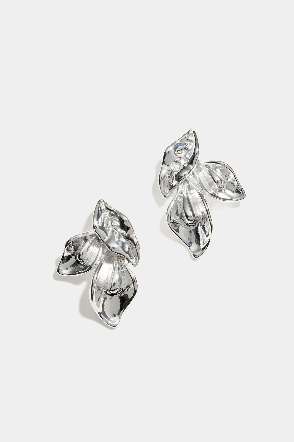 Örhängen med bladformer