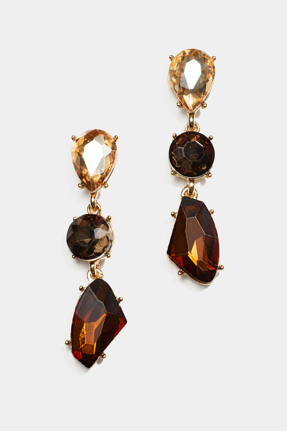 Örhängen med tre bruna glasstenar