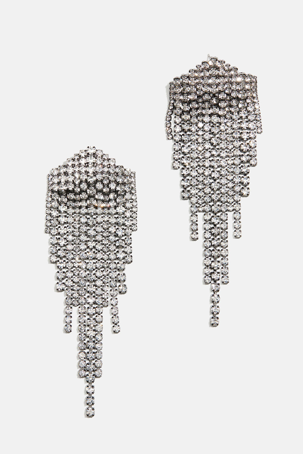 Mörkgrå kantiga strassörhängen