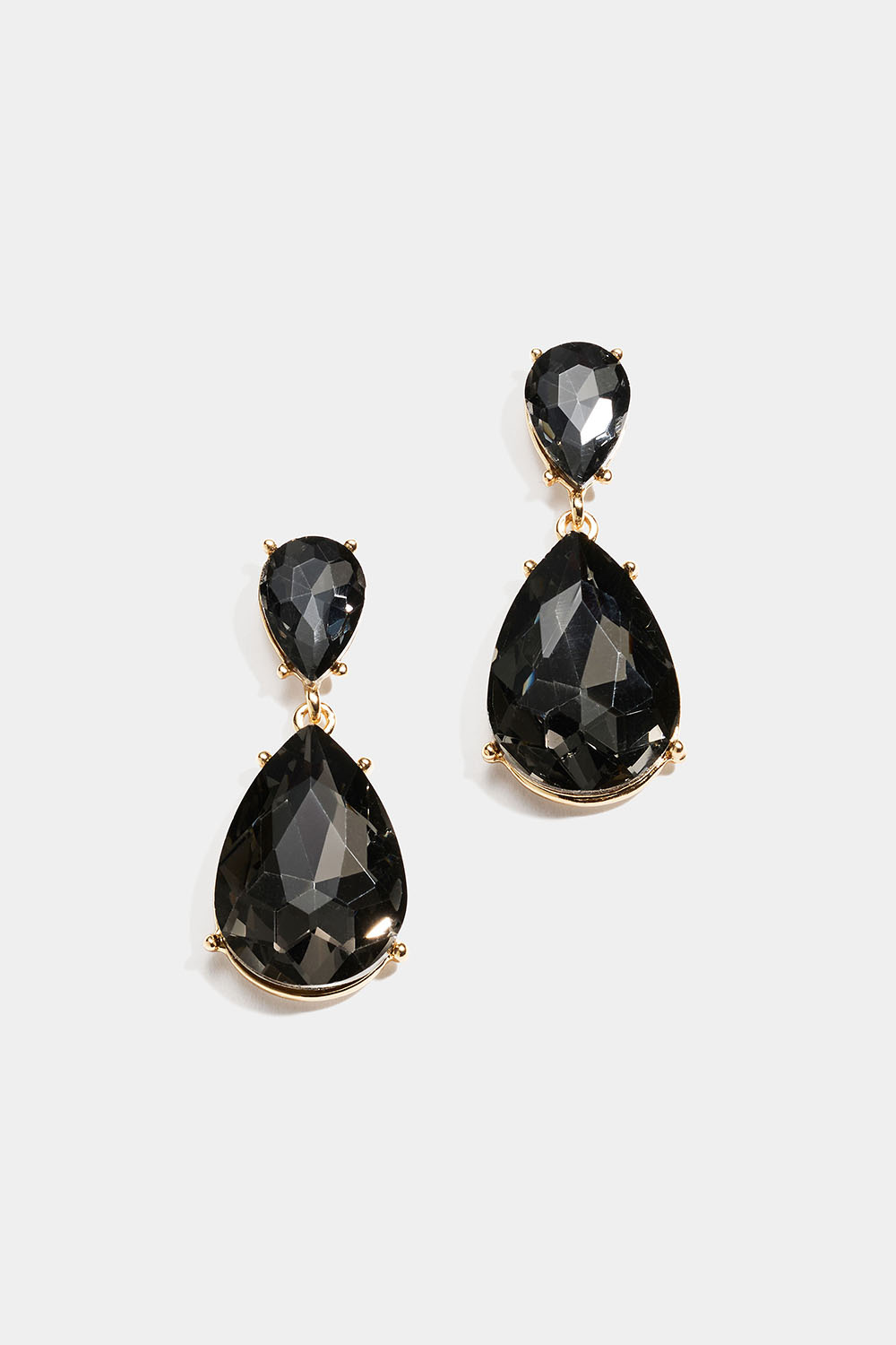 Örhängen med mörkgrå droppformade glasstenar