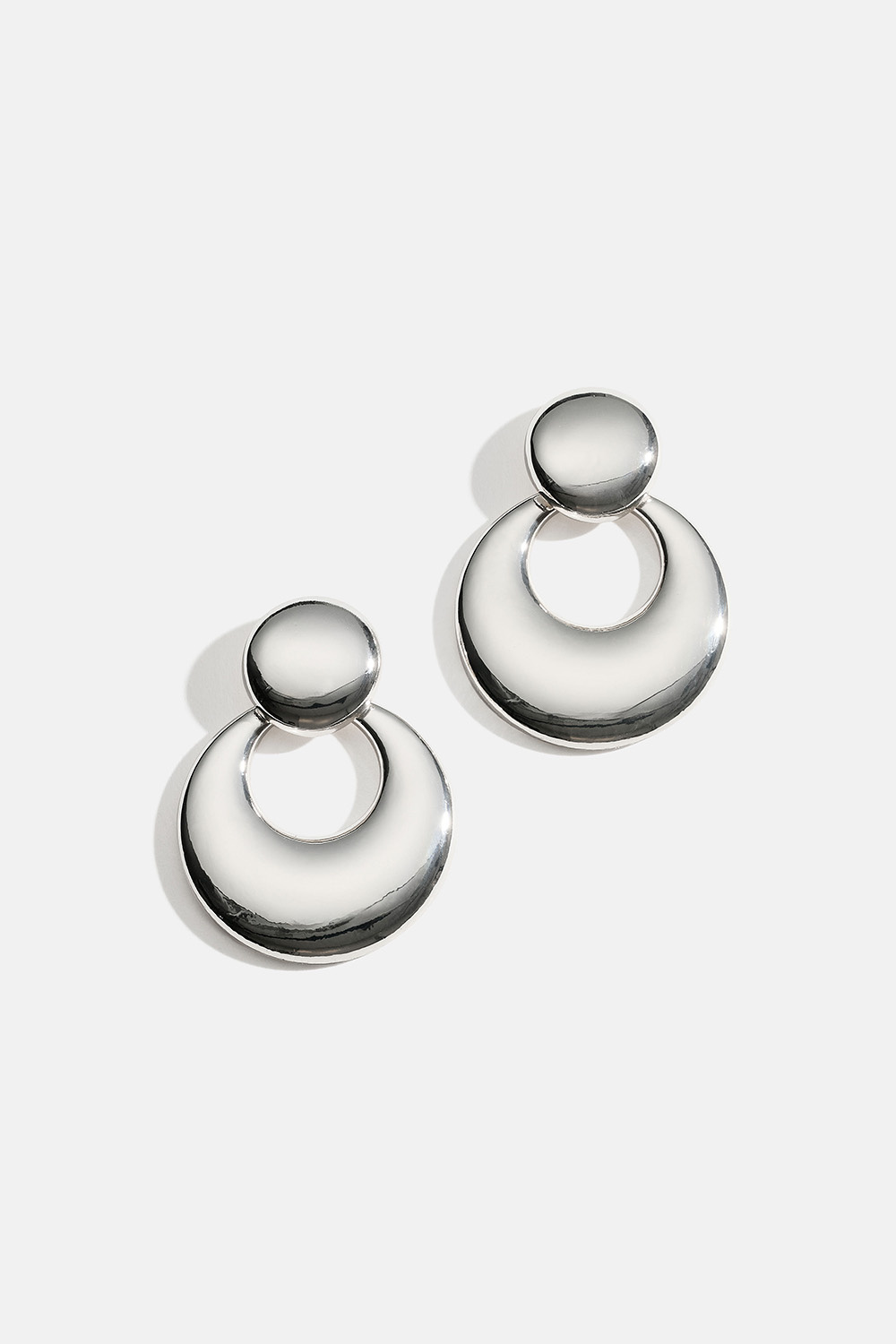 Örhängen med runda former