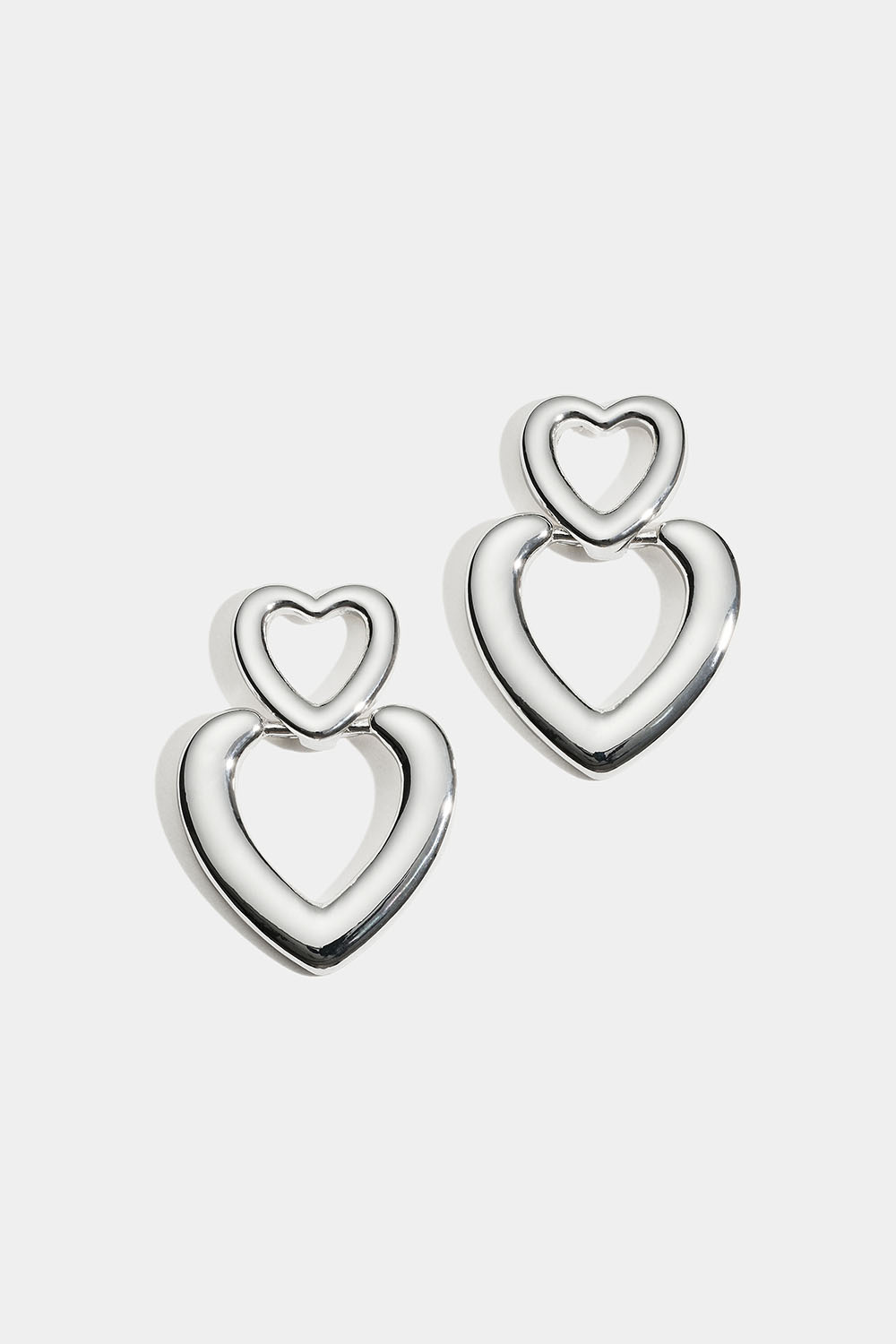 Örhängen med två hjärtan