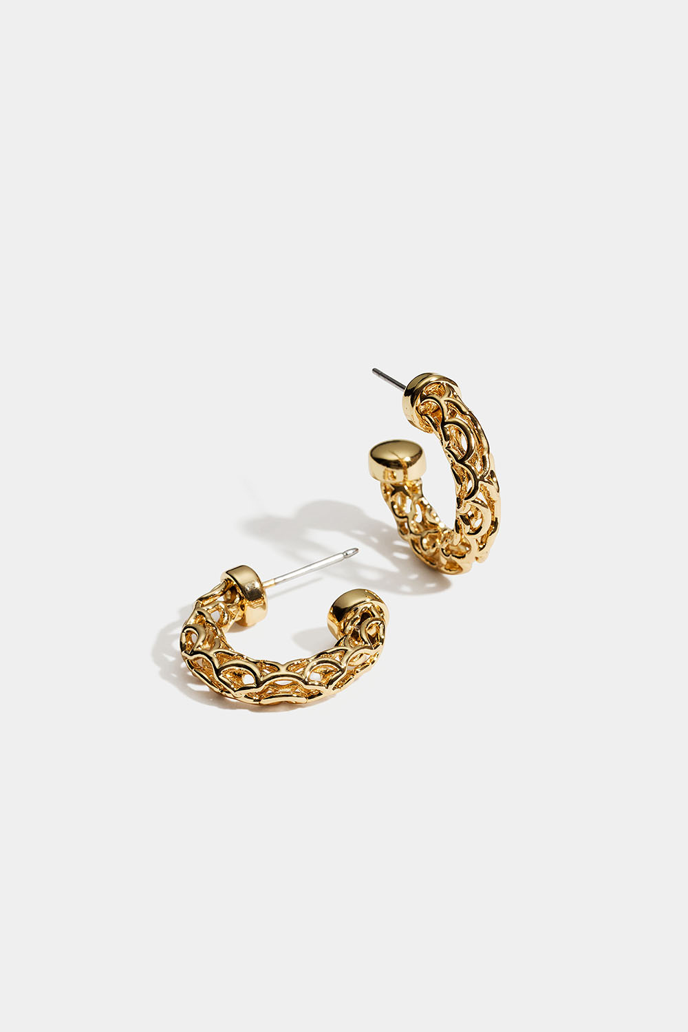 Guldfärgade strukturerade hoops