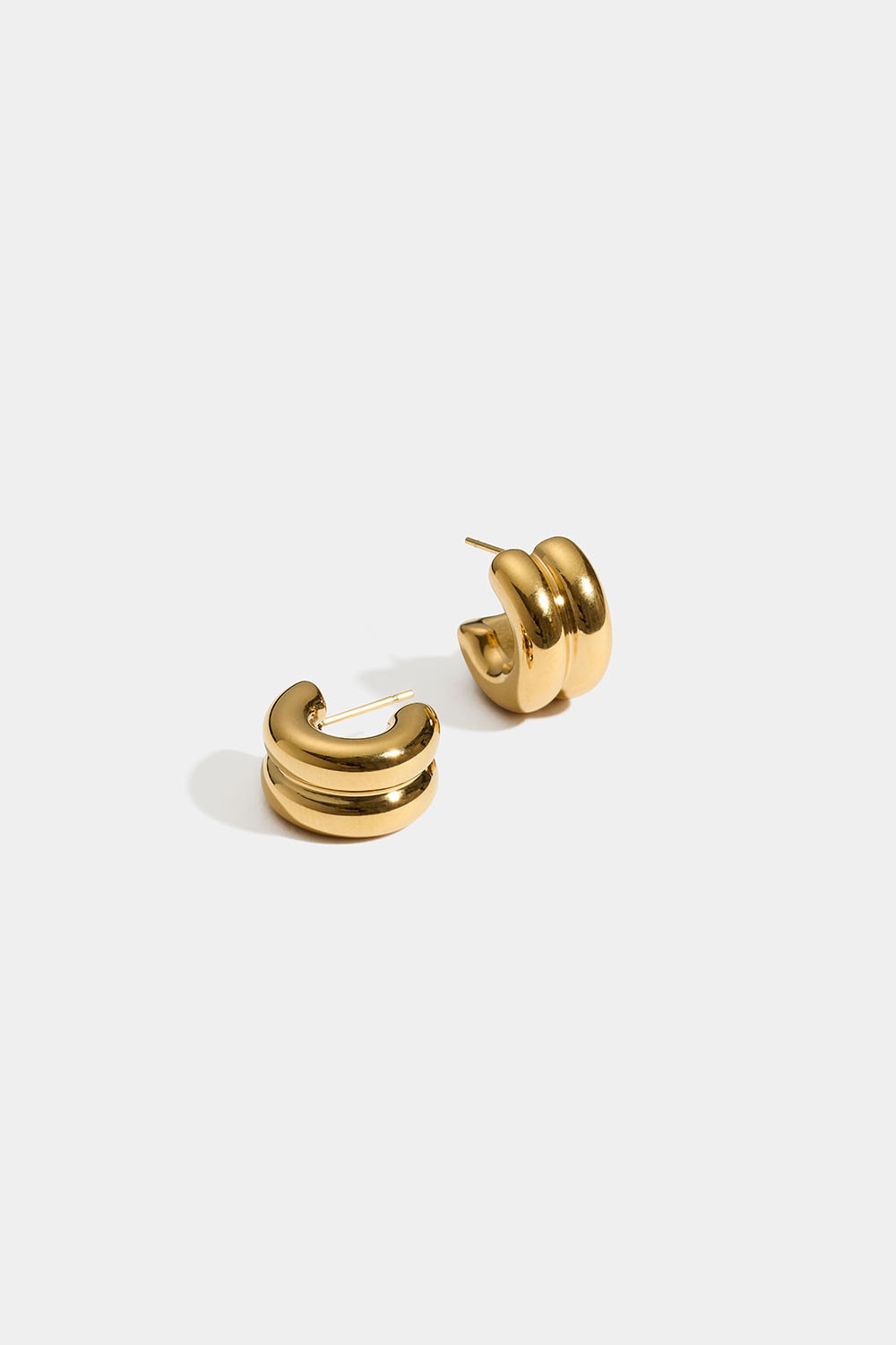 Små breda hoops i stål med 18k guld