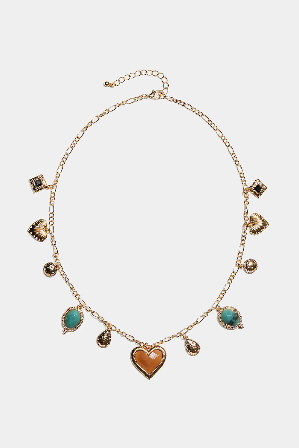 Guldfärgat halsband med olika berlocker