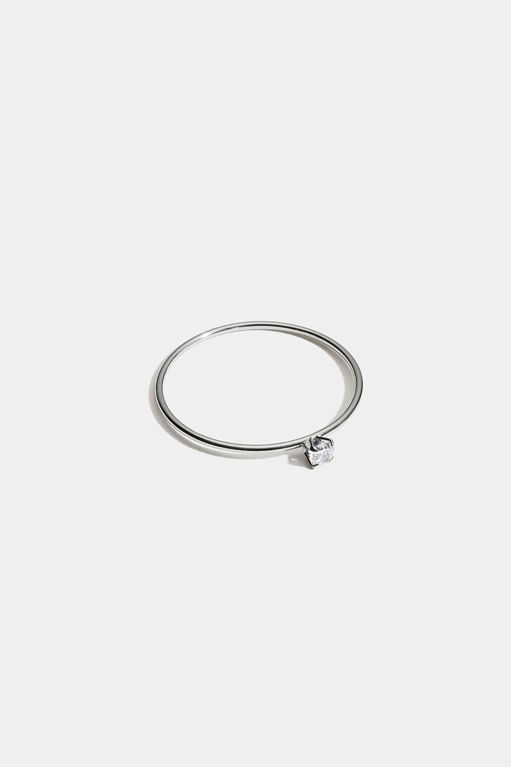 Tunn ring i stål med Cubic Zirconia