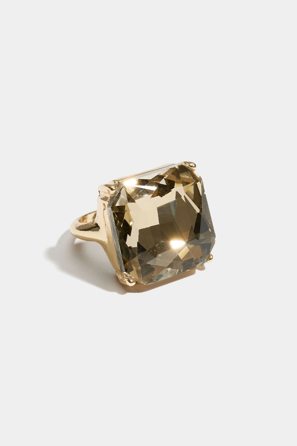 Ring med ljusbrun kvadratisk glassten