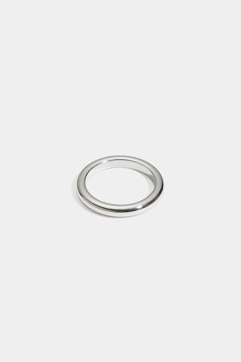 Bred ring i stål