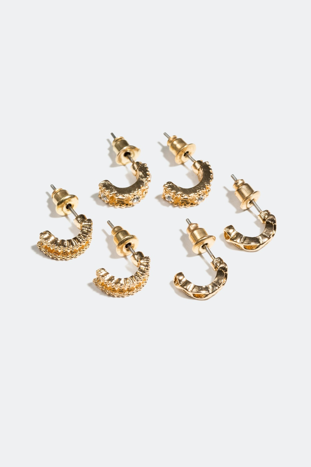 Stiftörhängen med strassdetaljer