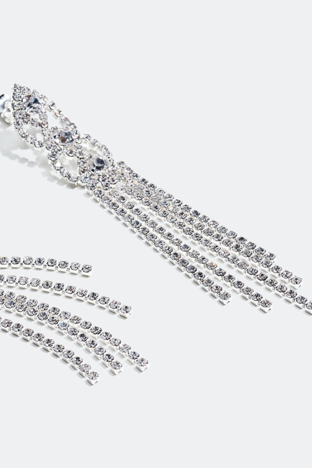 Strassörhängen med konvexa former och långa länkar