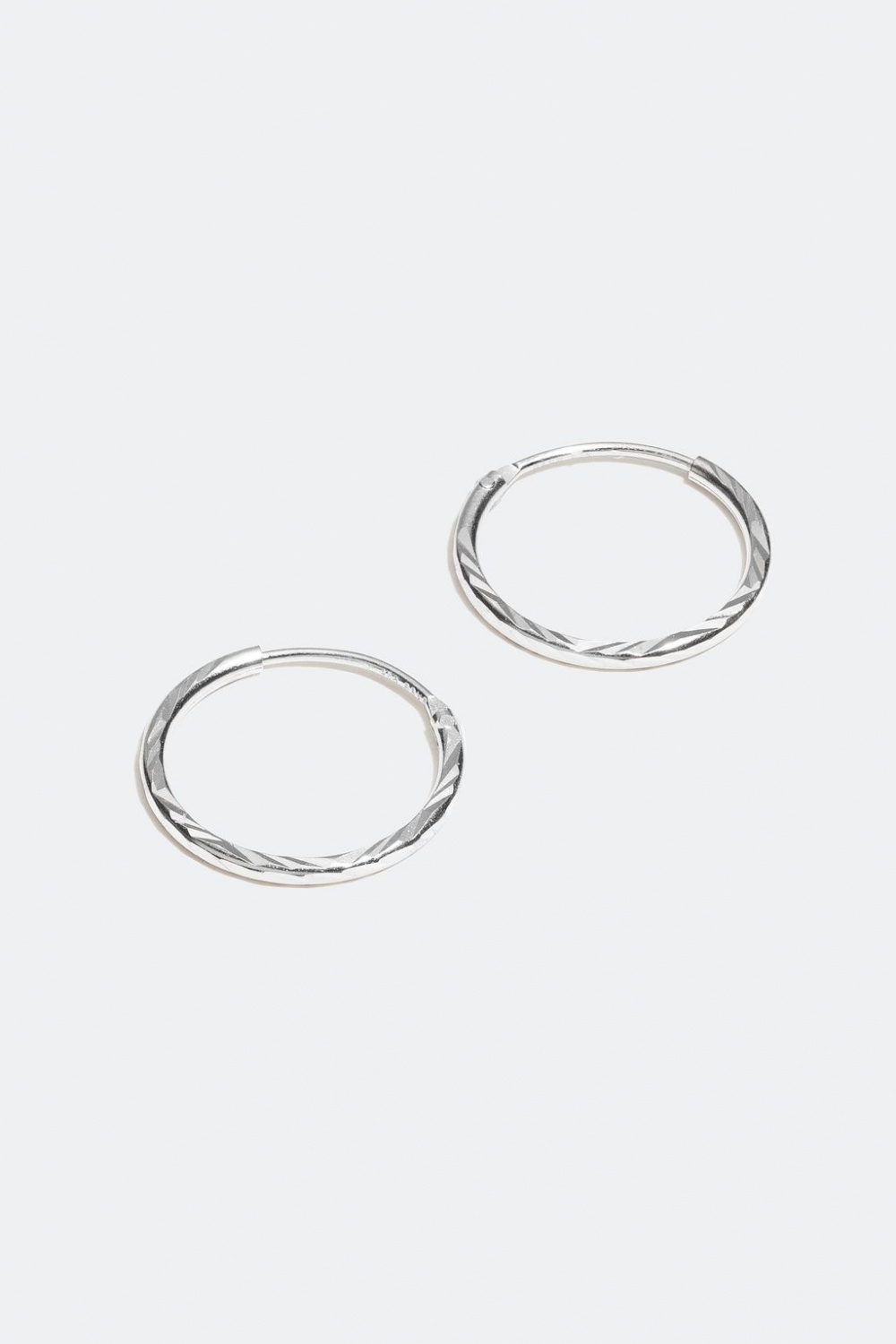 Hoops med räfflat mönster, äkta silver, 1,4 cm