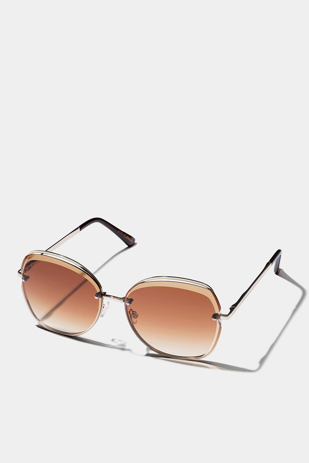 Retro solglasögon med tonat glas