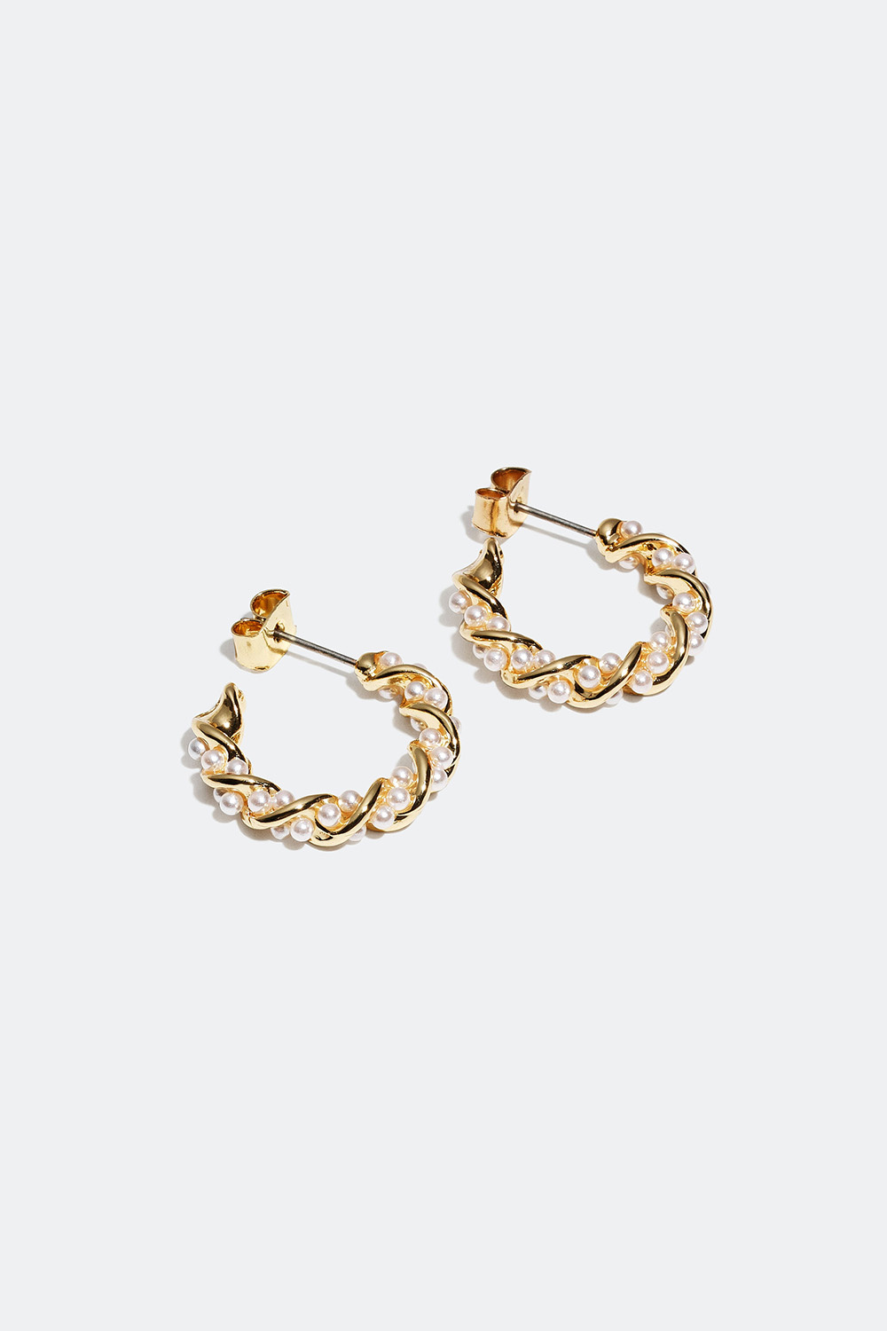 Hoops med pärlor och tvinnad design