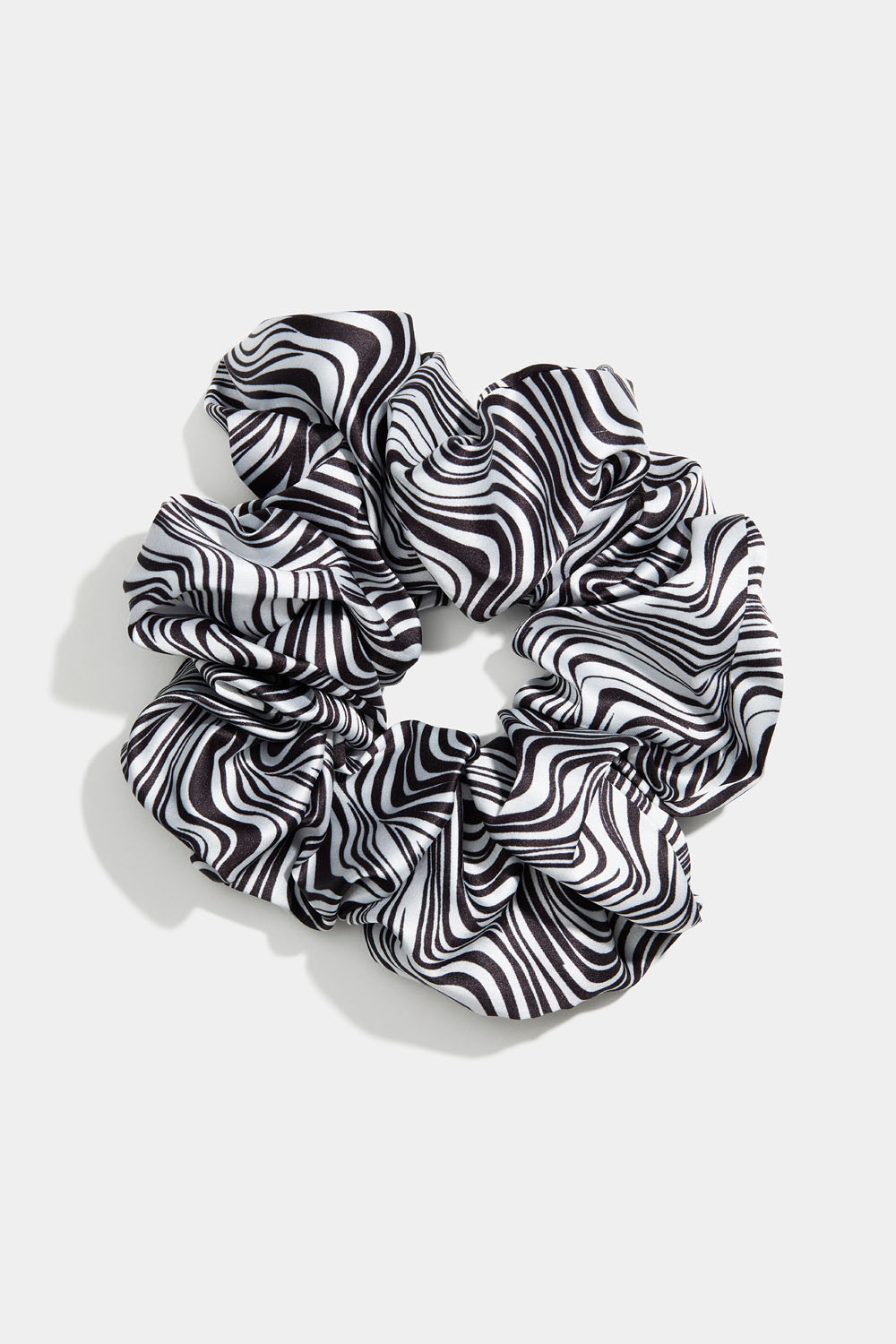 Svart-vit scrunchie