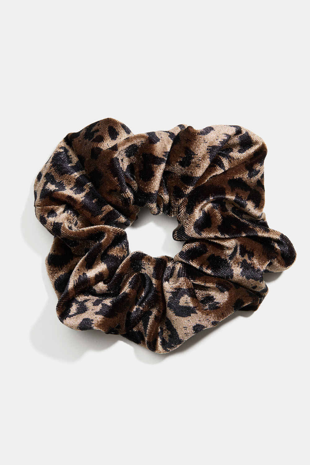Scrunchie i leopardmönstrad sammet