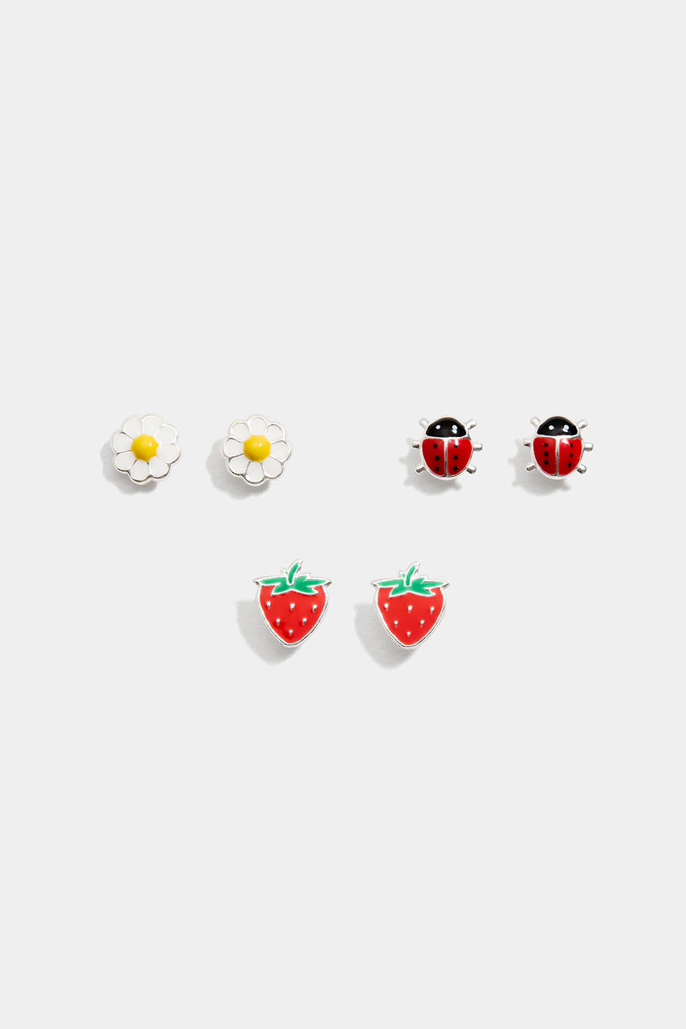 Tre par örhängen i äkta silver med jordgubbar, nyckelpigor och prästkragar