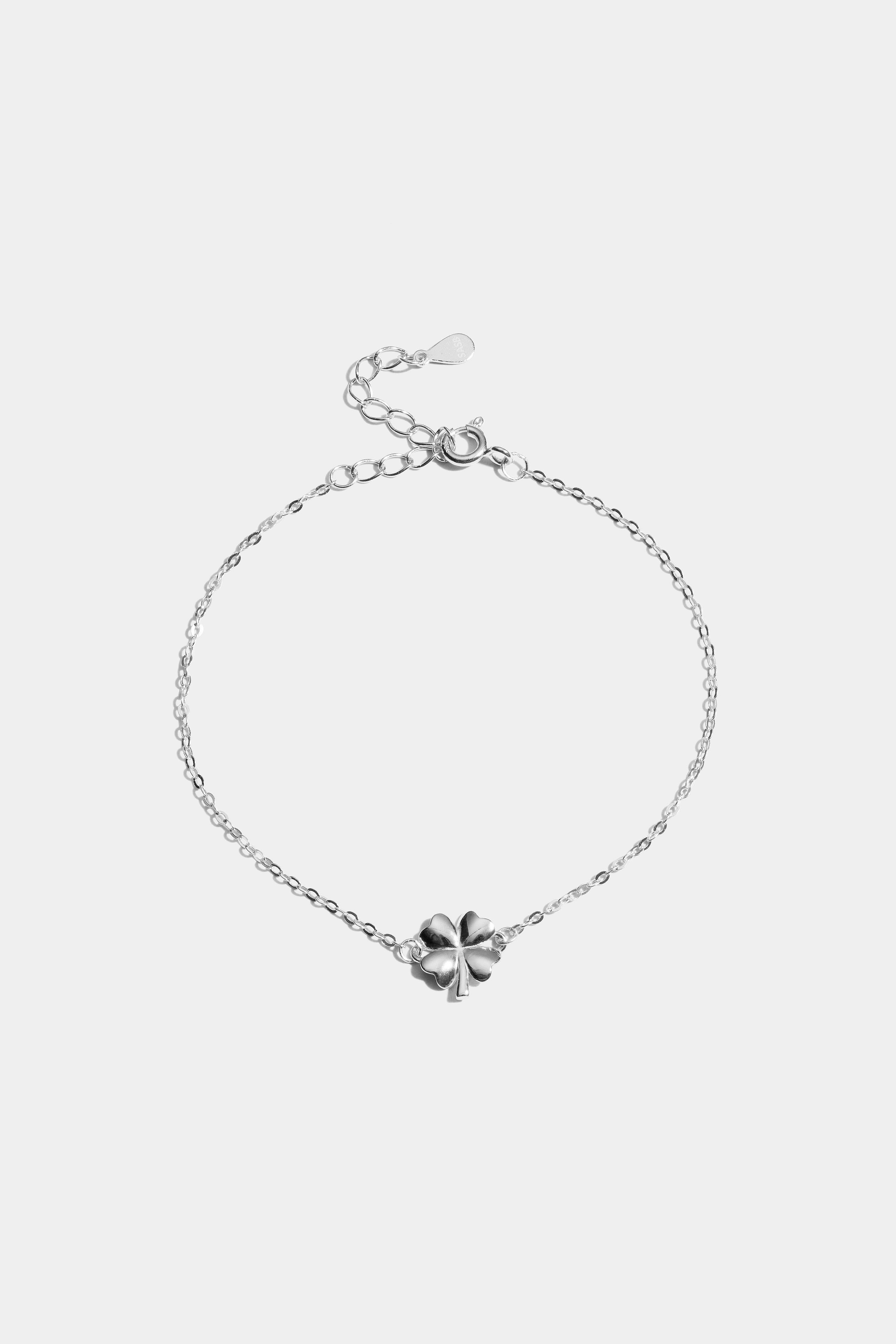 Armband i äkta silver med en fyrklöver