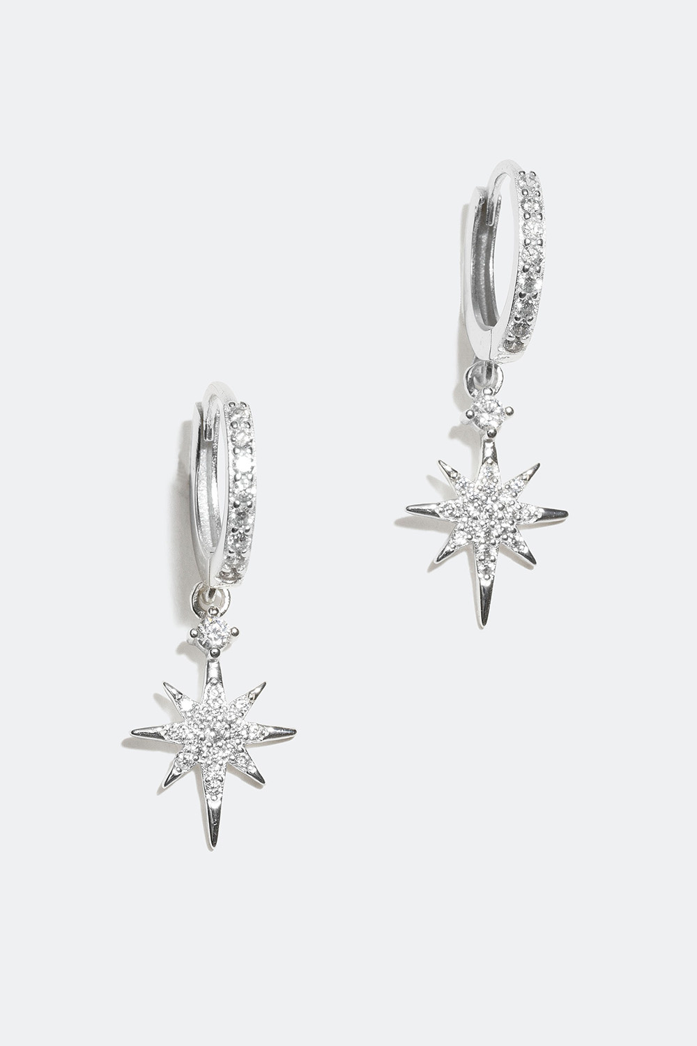 Små hoops i äkta silver med stjärnor