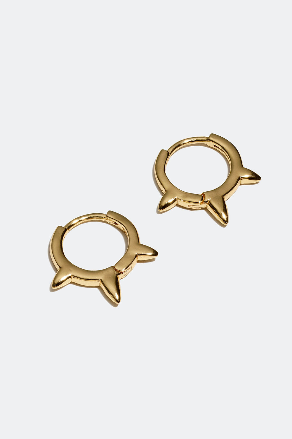 Mini hoops med nitar förgyllda med 18k guld
