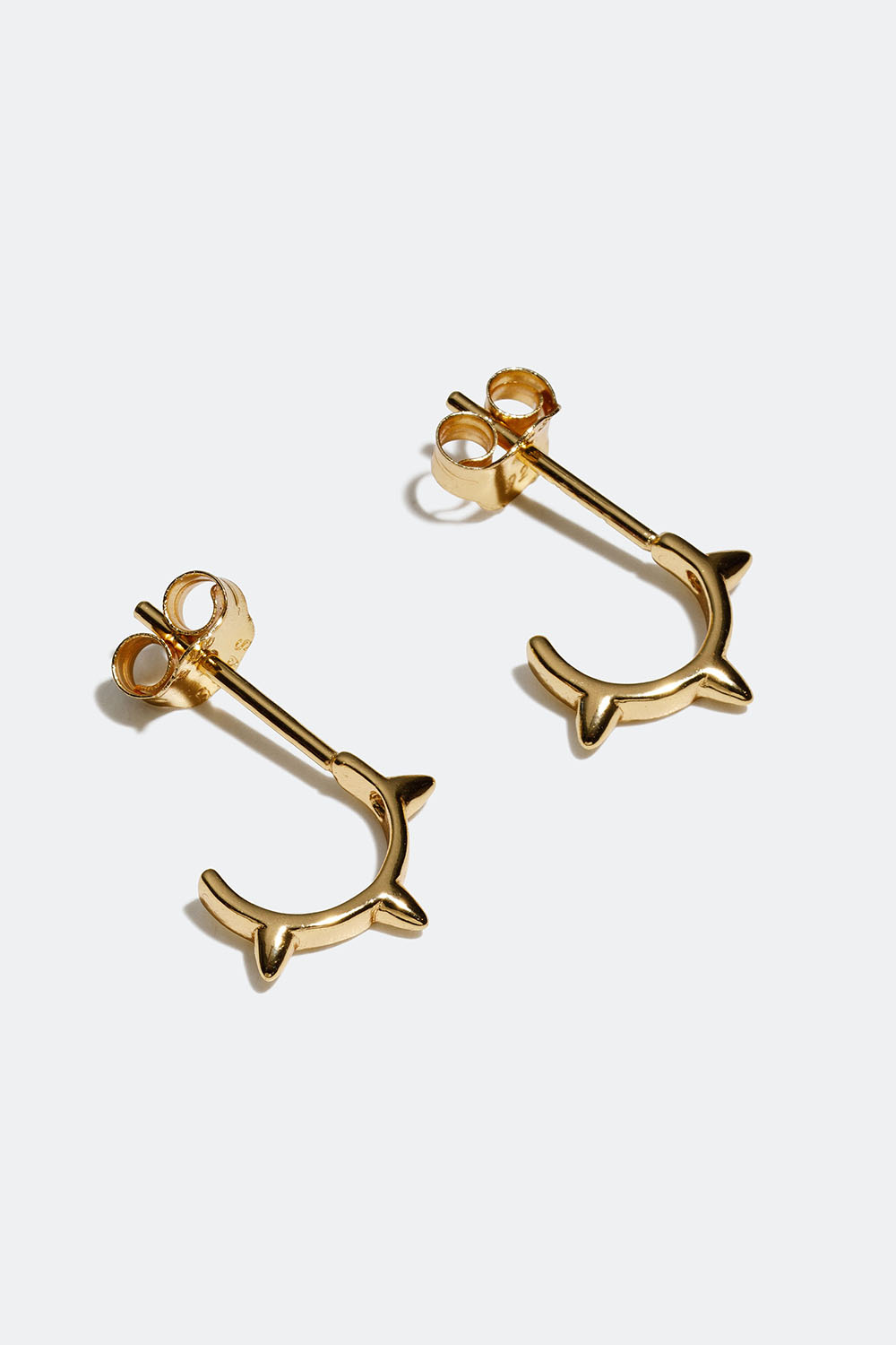 Mini halv-hoops förgyllda med 18k guld med nitar