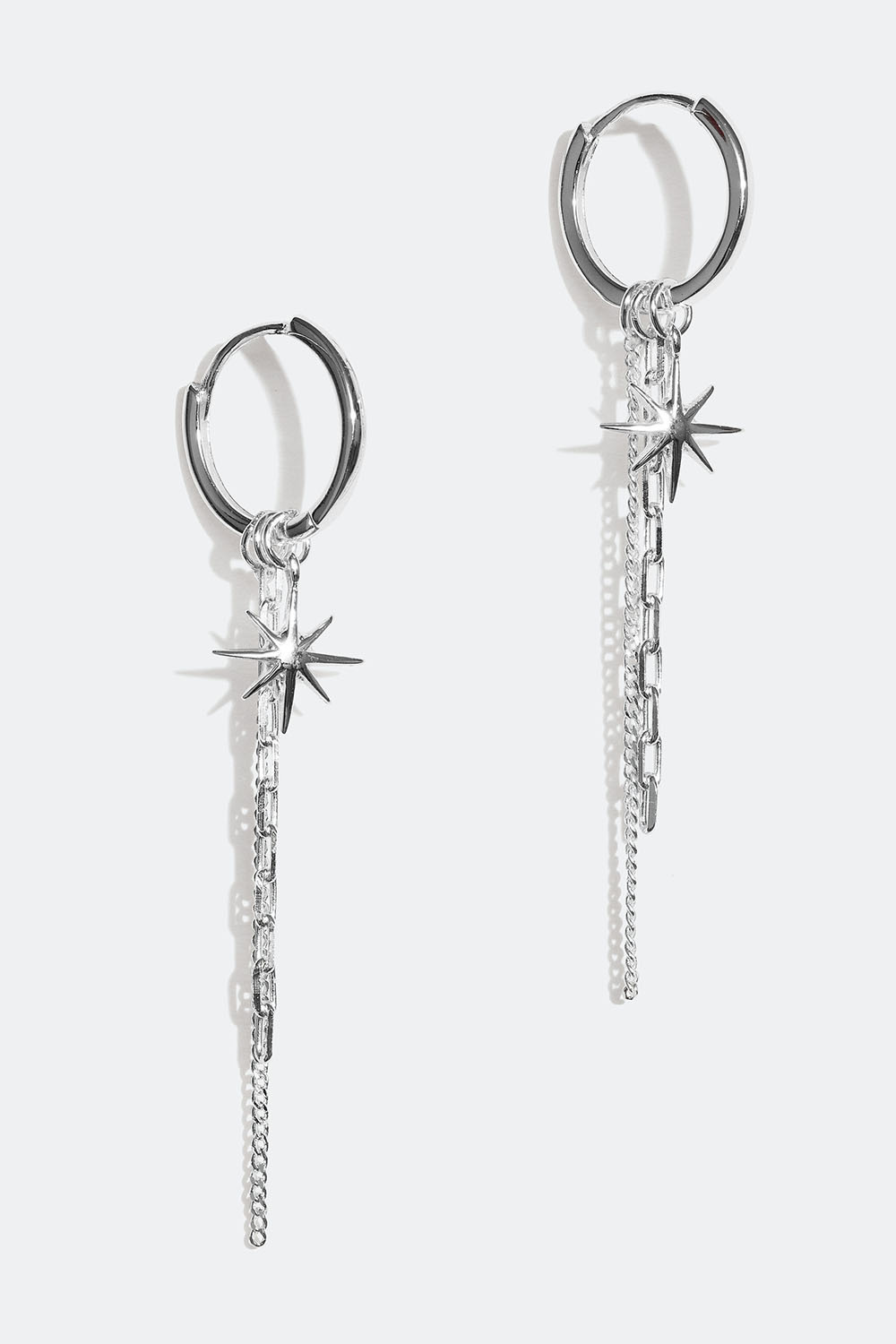 Små hoops i äkta silver med stjärnor och länkar