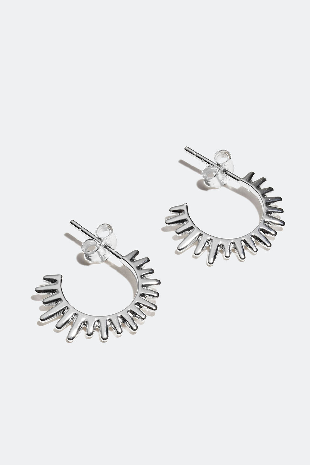 Hoops i äkta silver med nitar