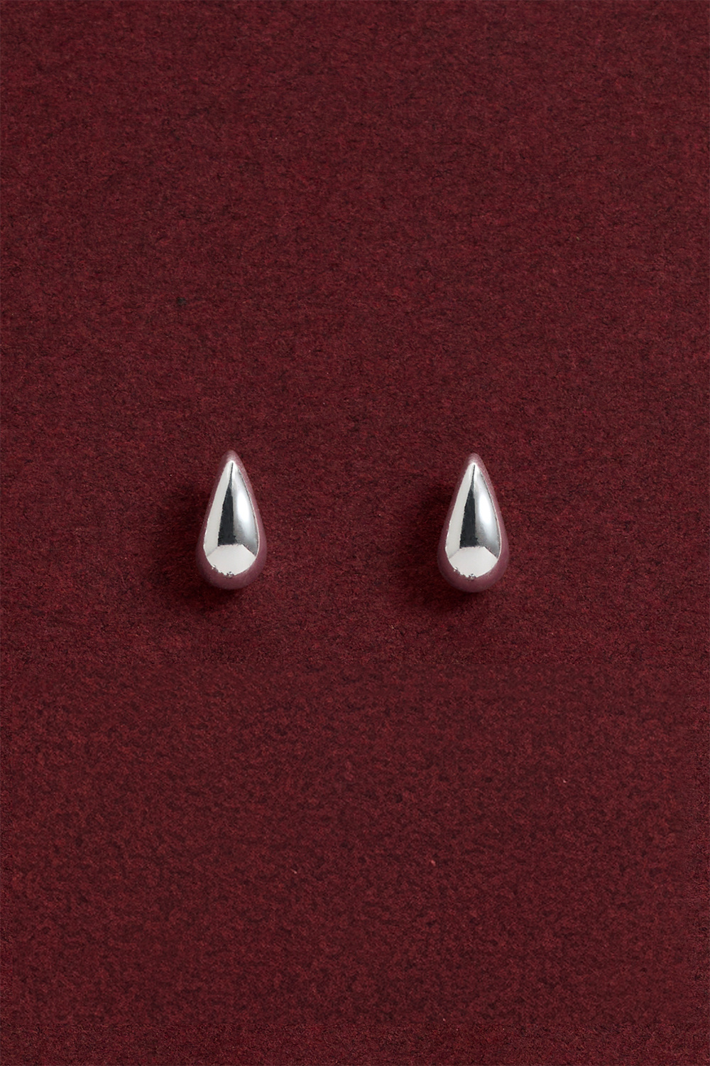 Droppformade örhängen i äkta silver
