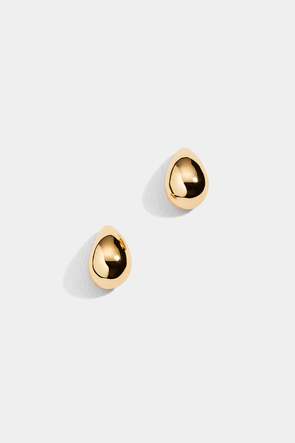 Droppörhänge i guldpläterat silver