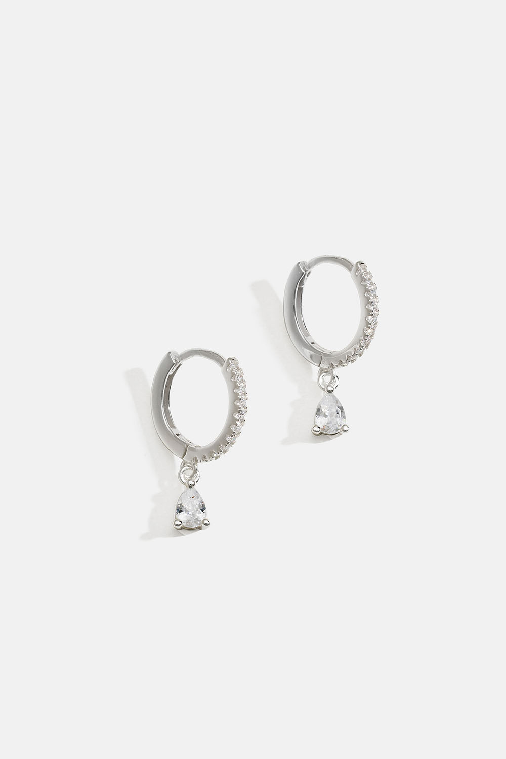 Hoops I äkta silver med droppformat Cubic Zirconia hänge
