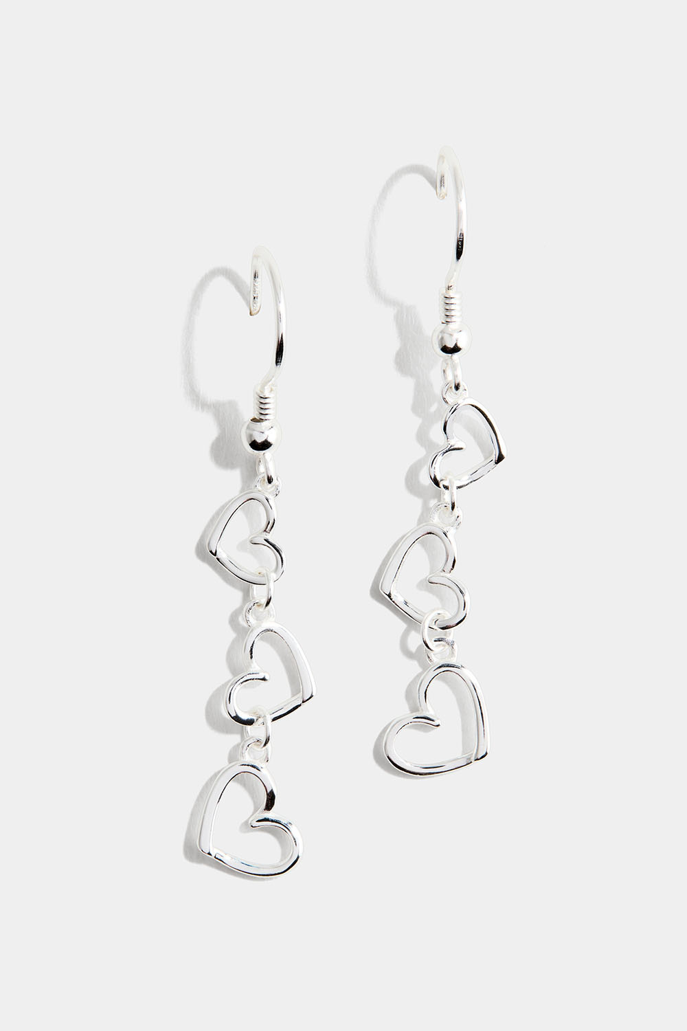 Örhängen i äkta silver med 3 hjärtan