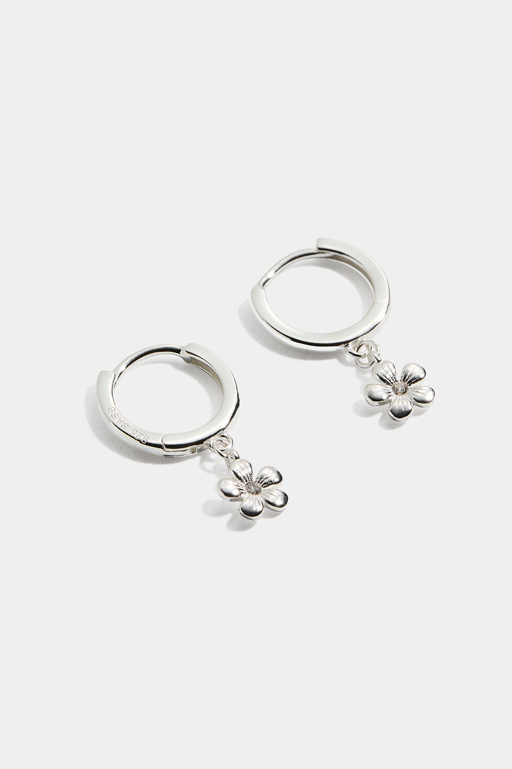 Hoops i äkta silver med blomma