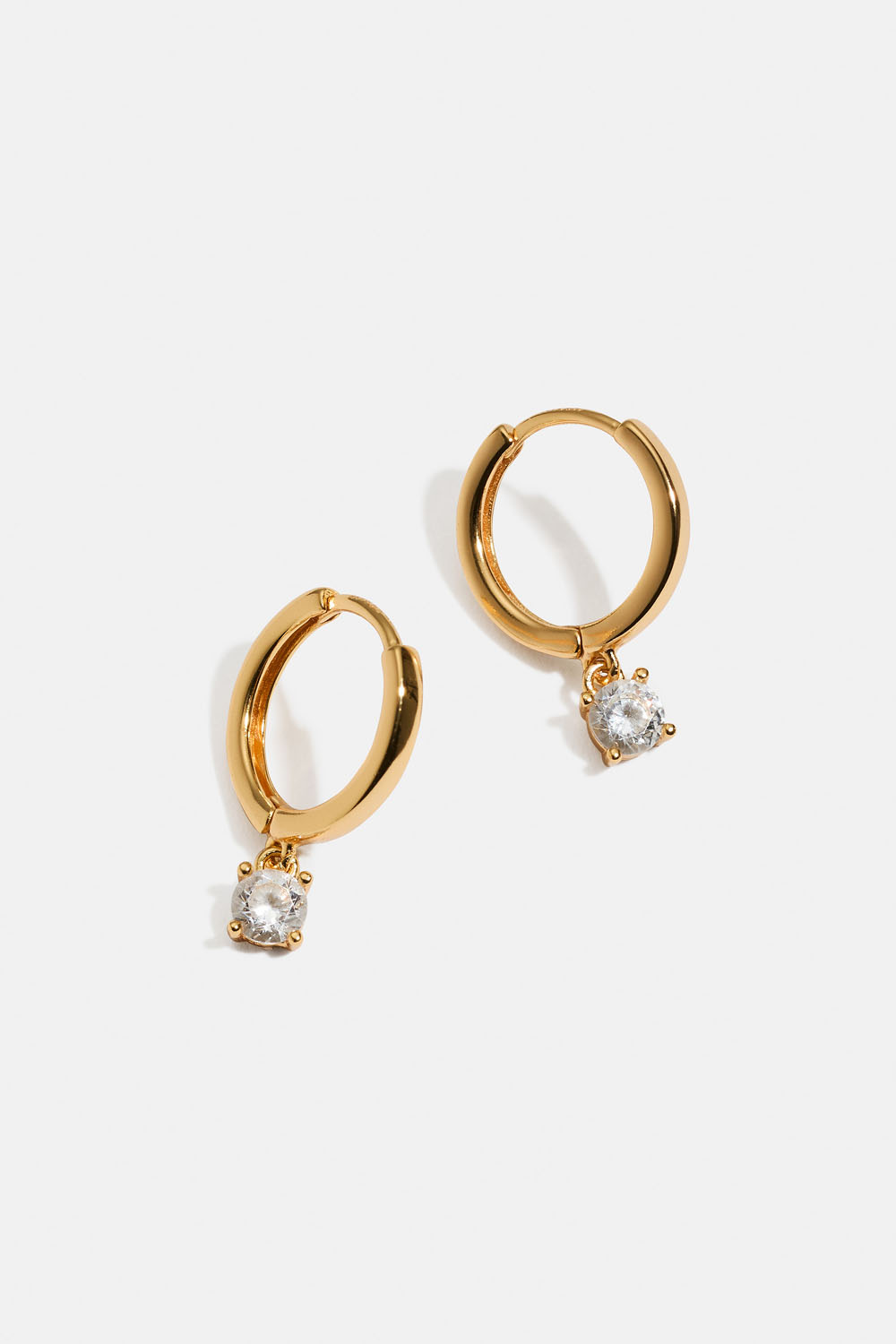 Hoops i 18k guldpläterat äkta silver med rund Cubic Zirconia