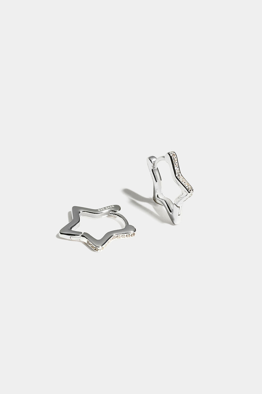 Stjärnformade hoops i äkta silver med Cubic Zirconia