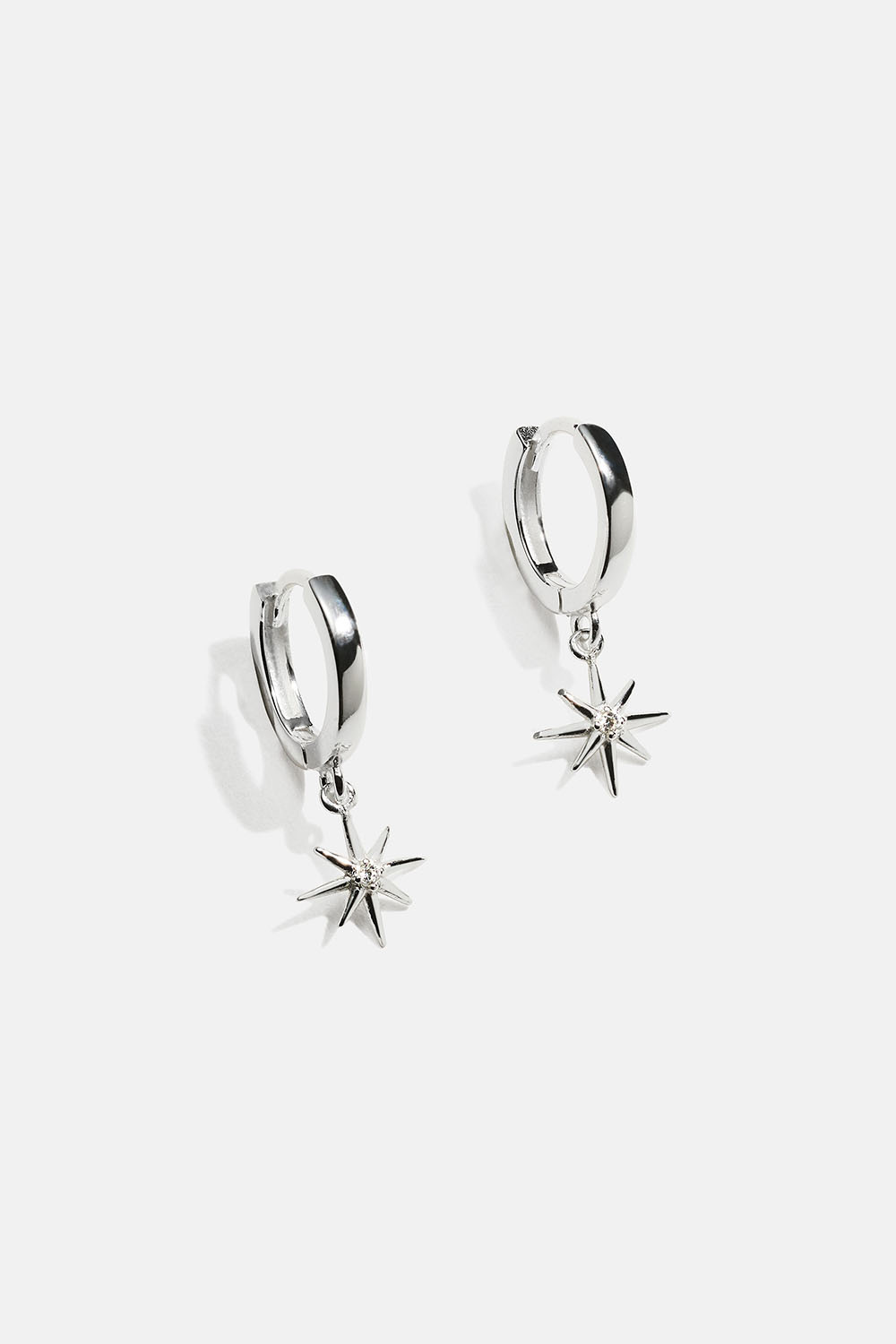 Hoops i äkta silver med stjärnor och Cubic Zirconia