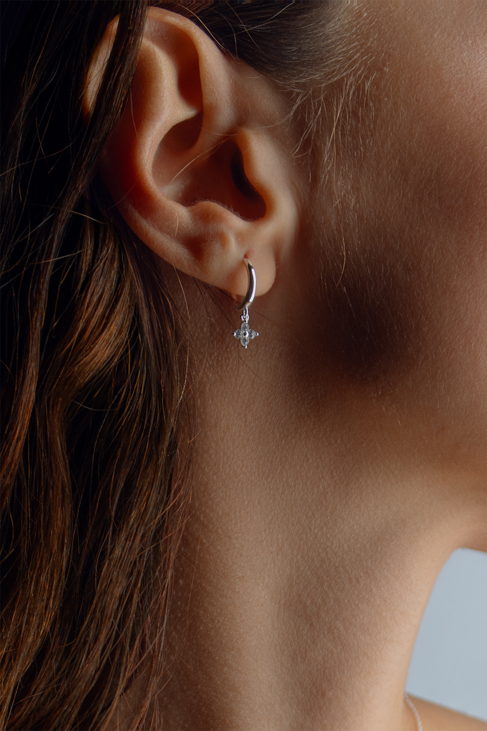 Hoops i äkta silver med Cubic Zirconia-hänge