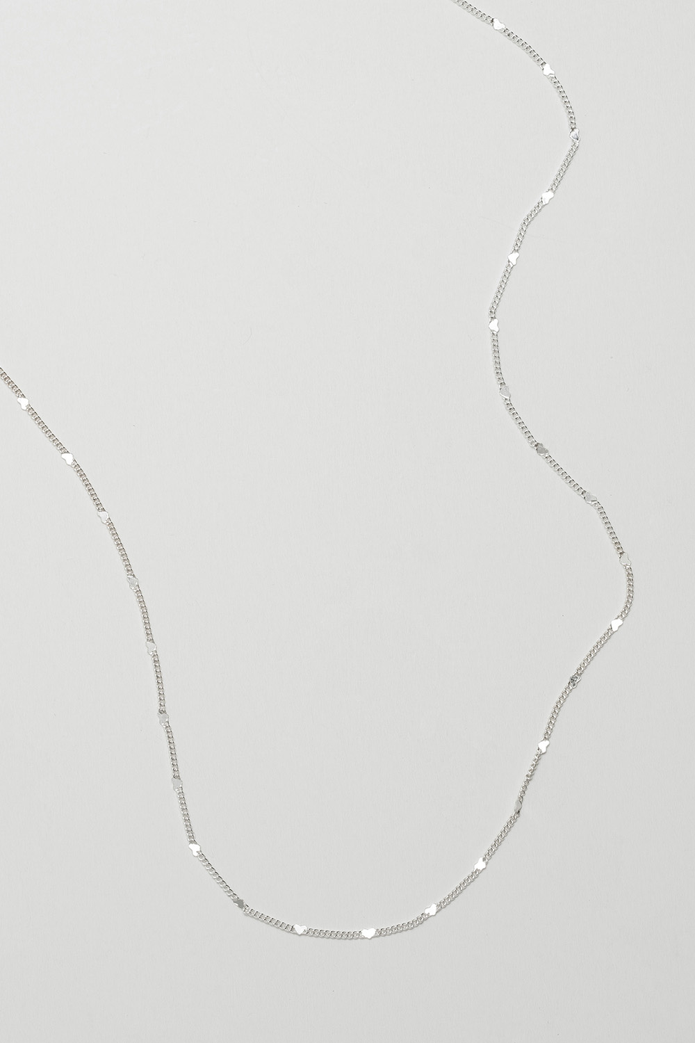 Halsband i äkta silver med små hjärtan