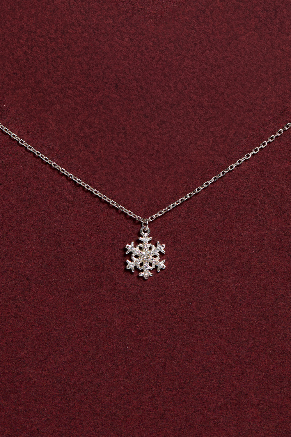 Halsband i äkta silver med snöflinga och Cubic Zirconia