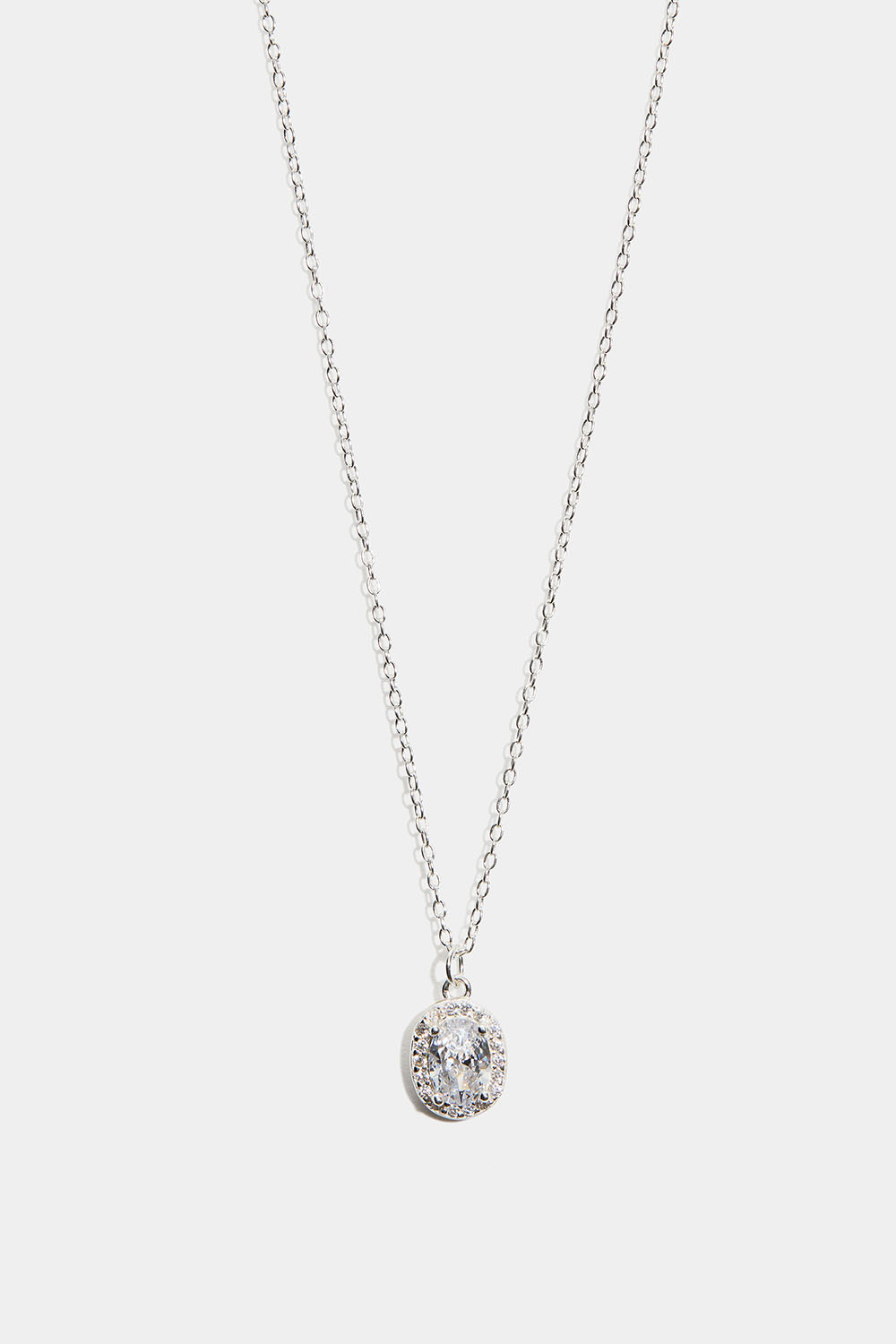 Halsband i äkta silver med ovalt hänge med Cubic Zircona stenar