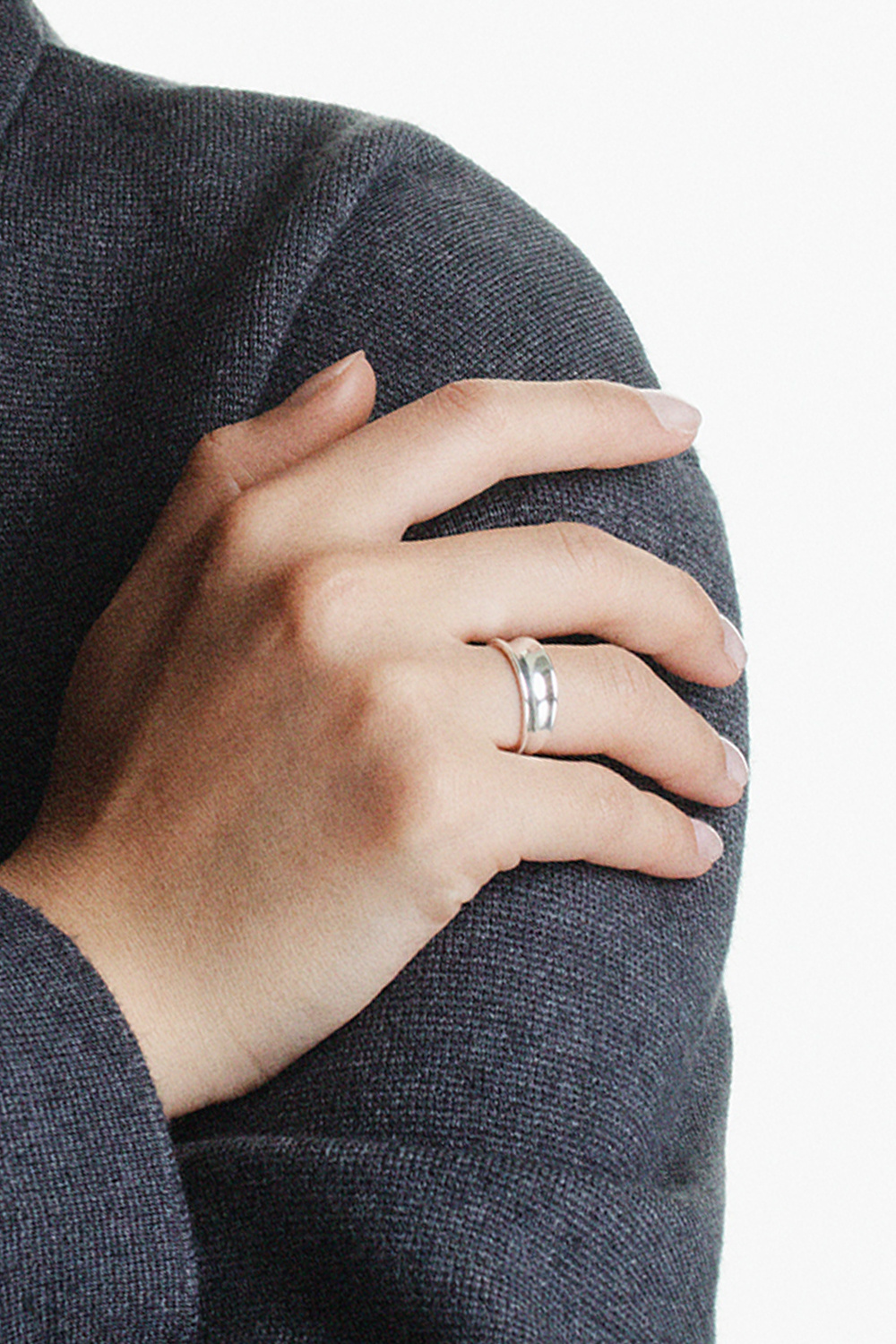 Silverring med konkav yta