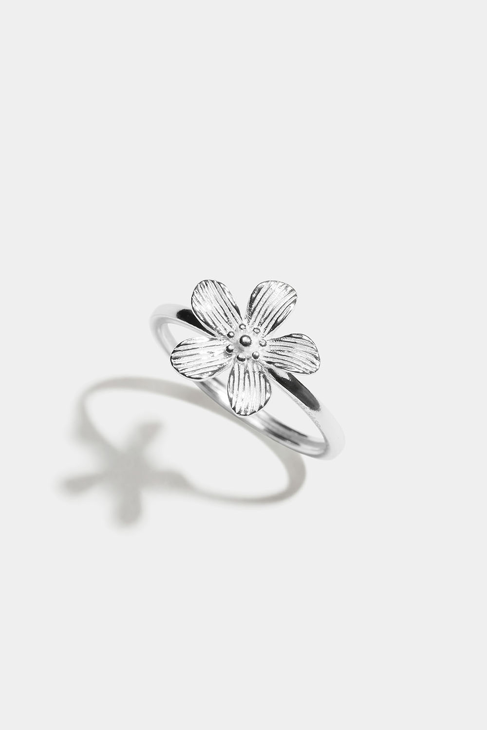 Ring i äkta silver med blomma