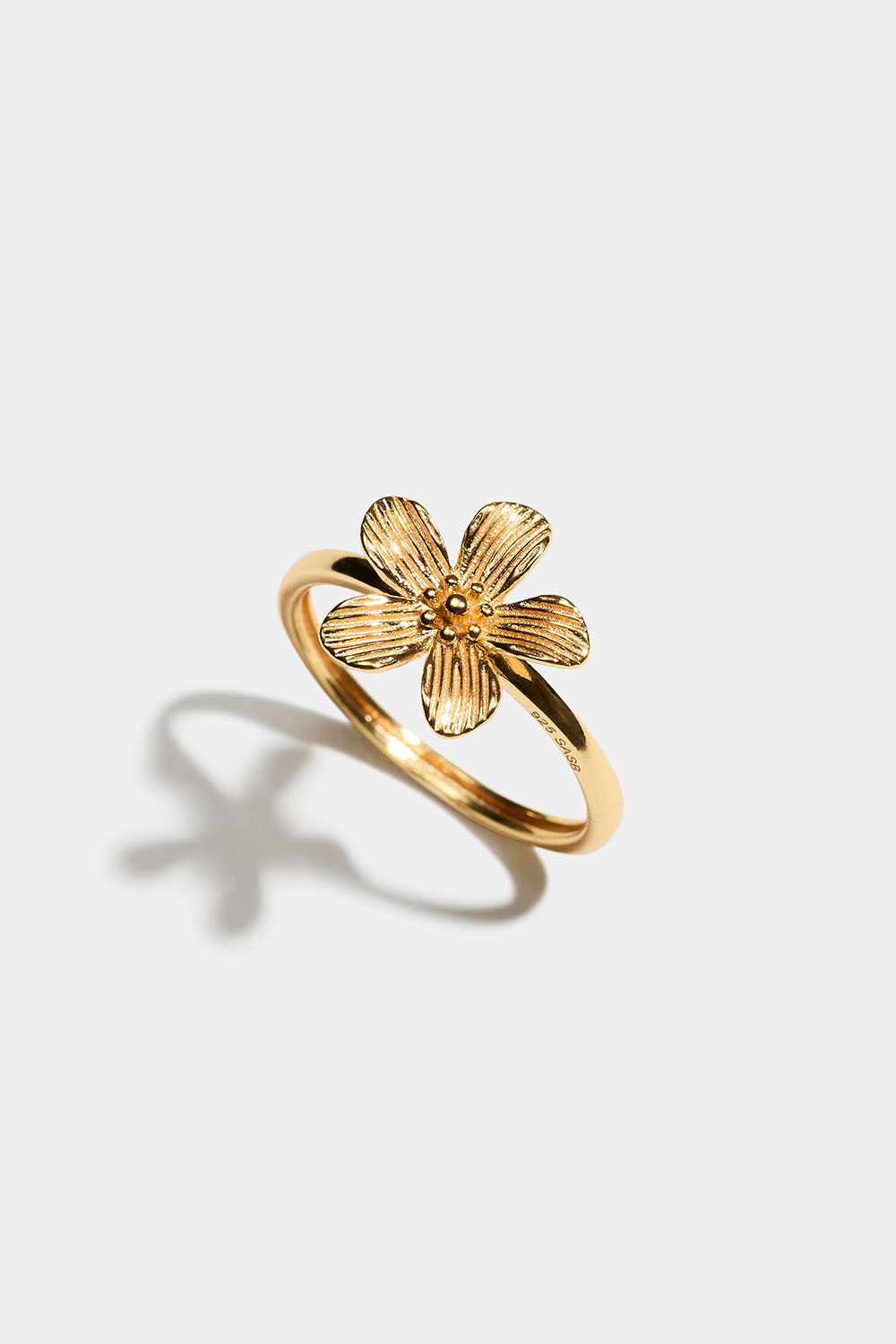 Ring i 18k guldpläterat äkta silver med blomma
