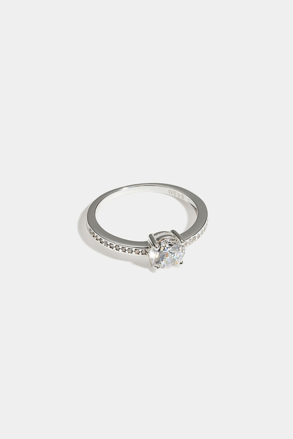 Ring i äkta silver med rund Cubic Zirconia sten